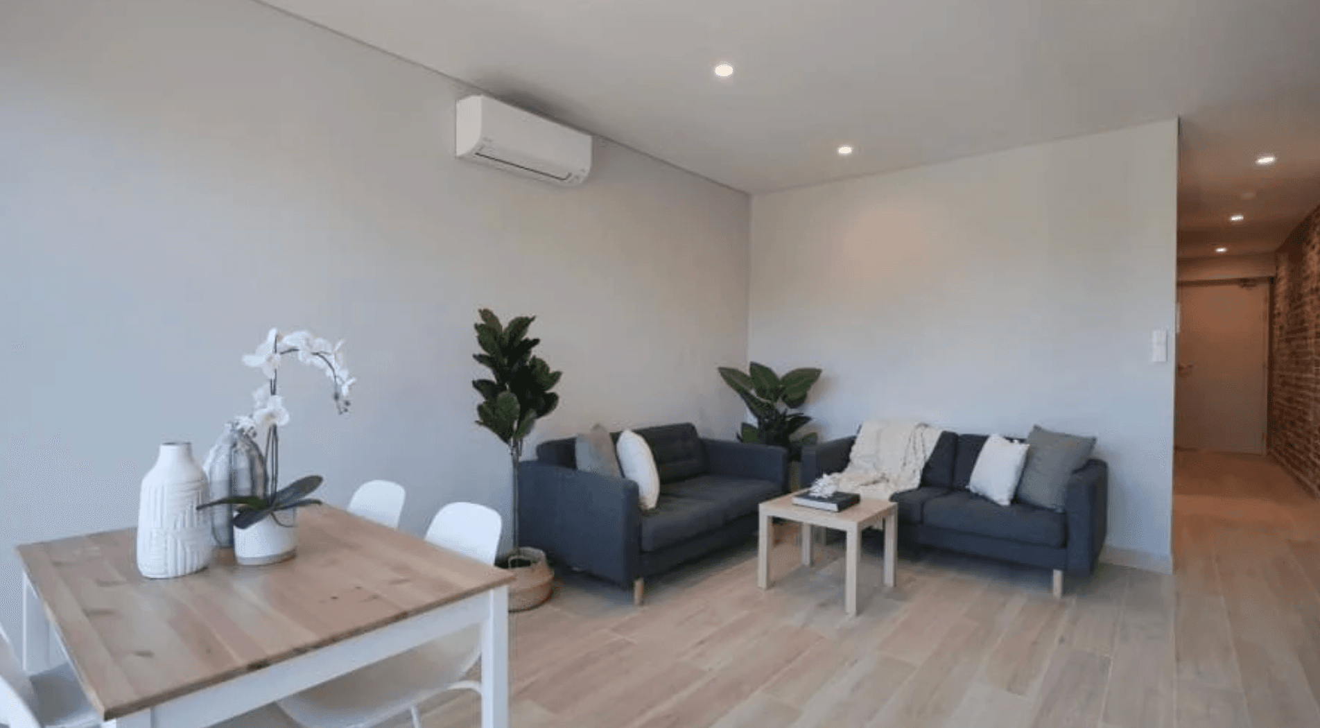 2/5 Canberra Street - Image 1