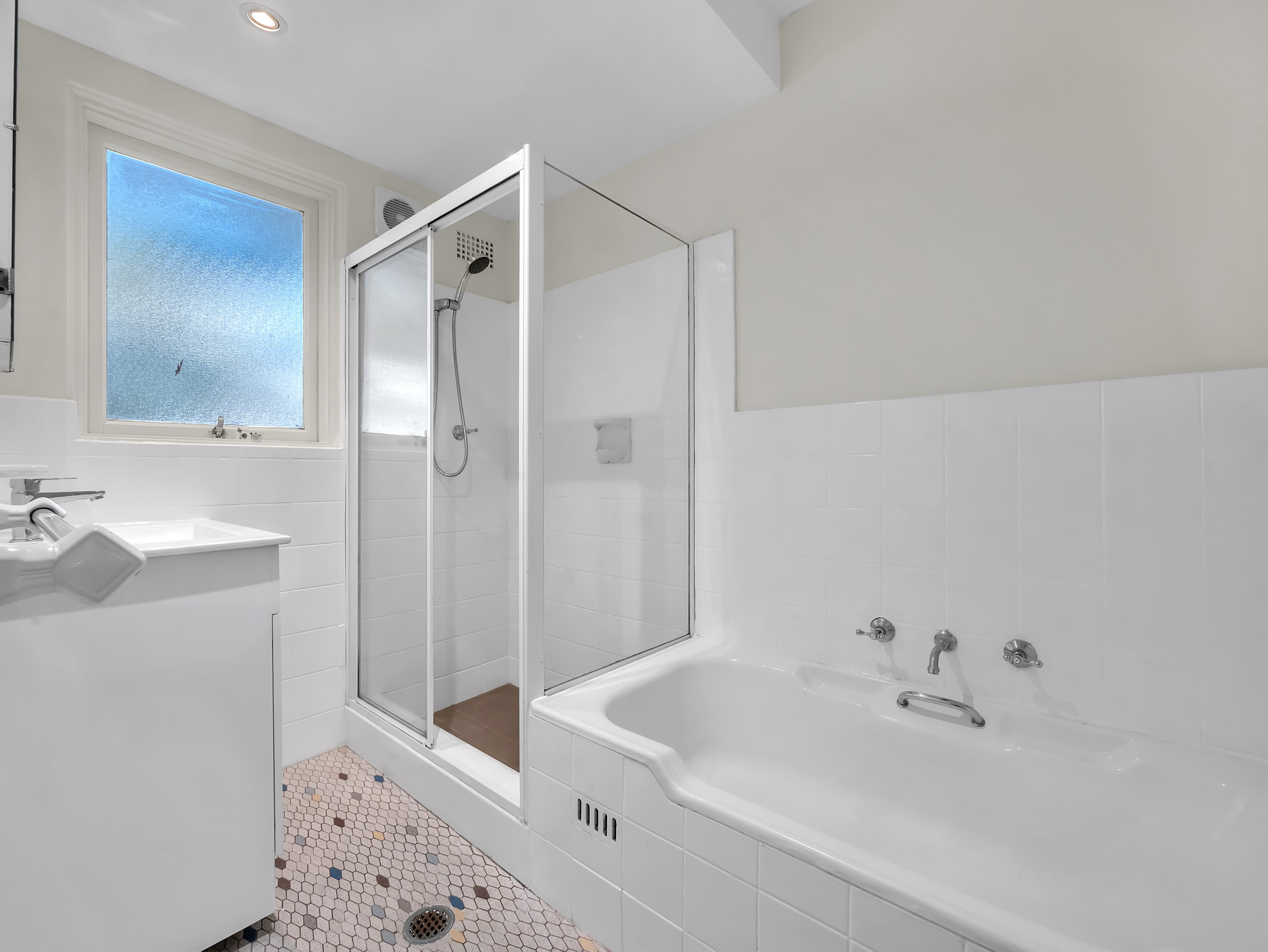 4/1 Carter St - Image 4