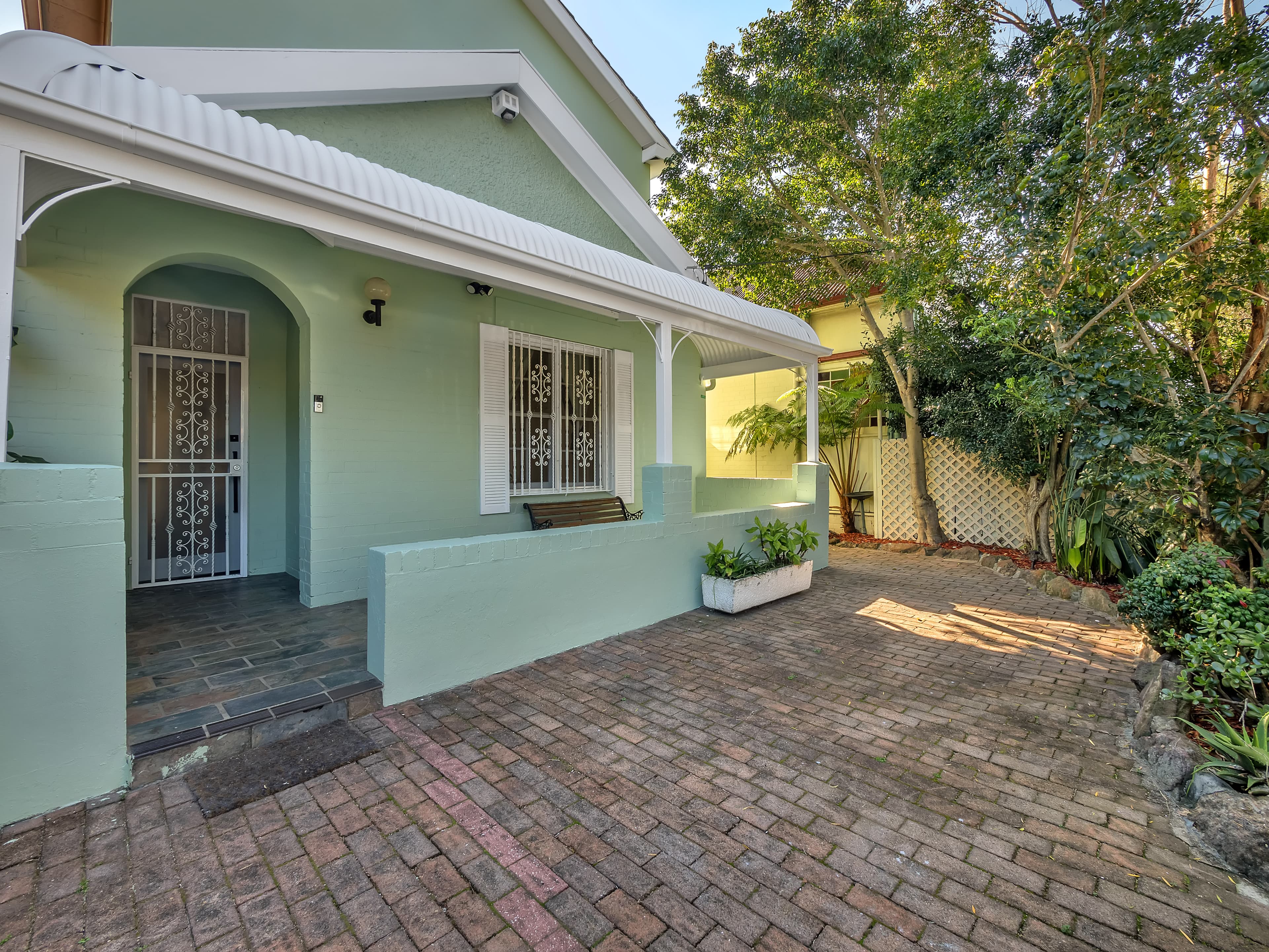 32 Hardie St - Image 1